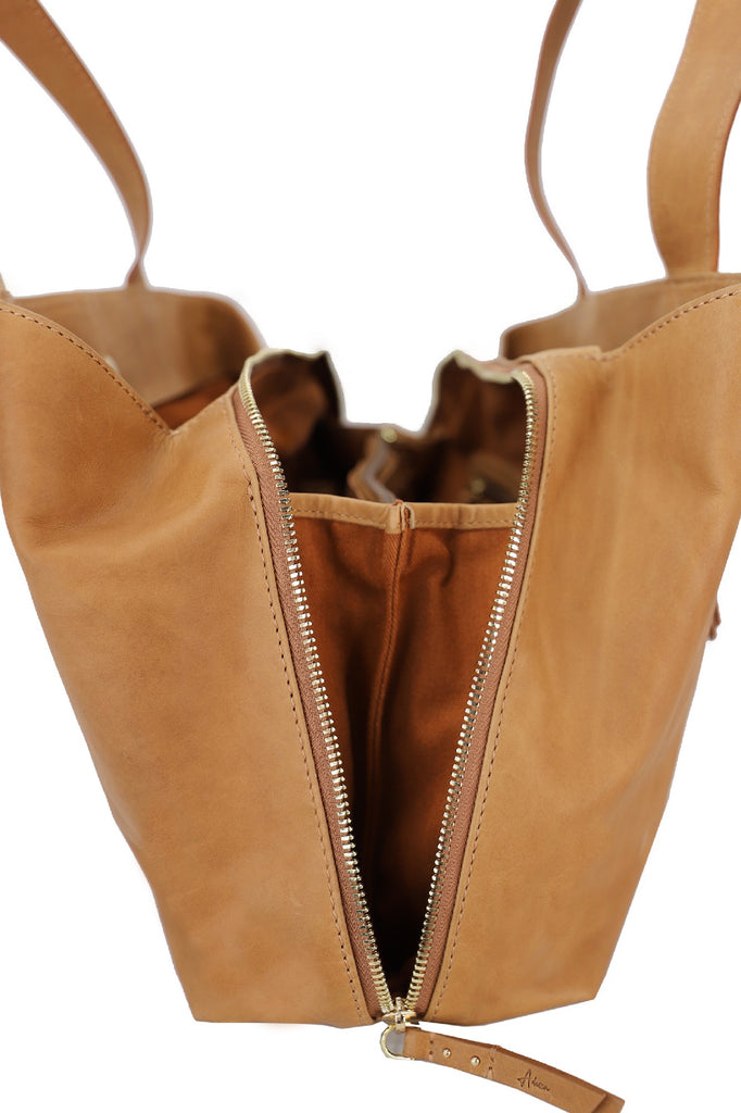 ADESSA DURRES SHOULDER BAG - TAN
