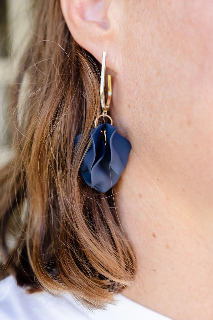 GREENWOOD DESIGNS PETUNIA GOLD HOOPS WITH NAVY PETALS