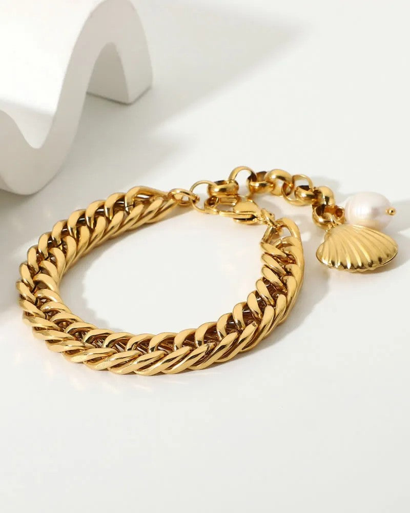 GREENWOOD DESIGNS OPHELIA CHAIN GOLD BRACELET WITH SHELL & PEARL