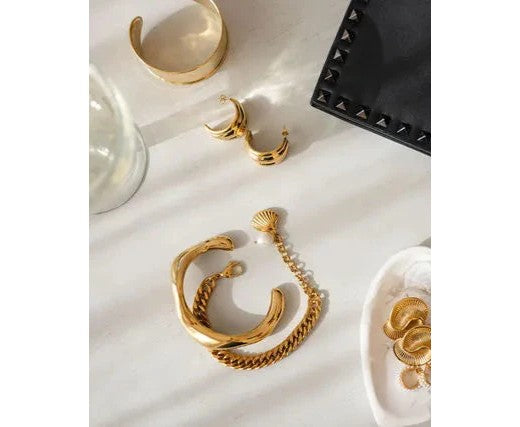 GREENWOOD DESIGNS OPHELIA CHAIN GOLD BRACELET WITH SHELL & PEARL