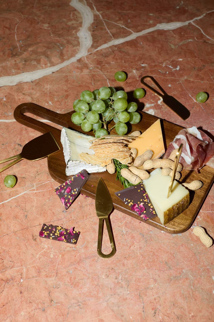 HERE'S HOW THE JETT CHEESE KNIFE SET