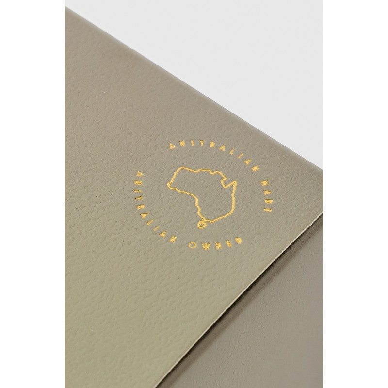 SCENTICA SIGNATURE 300g CANDLE - VELVET WOODS